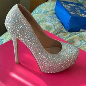 Rhinestone pump